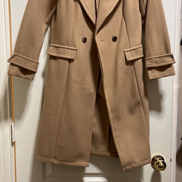 🫣 Double Button Overcoat 🤯 - Picture 3 of 8